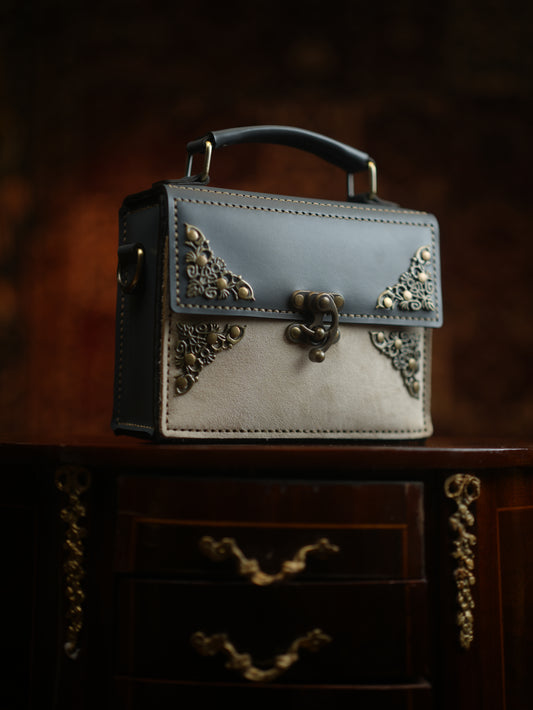CLASSIC ATIQA BAG